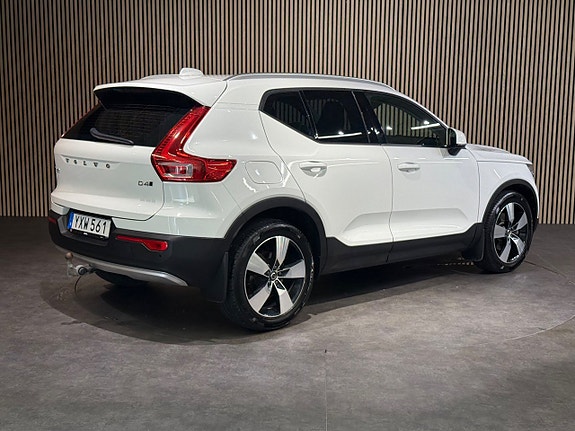 Volvo XC40 4 of 26