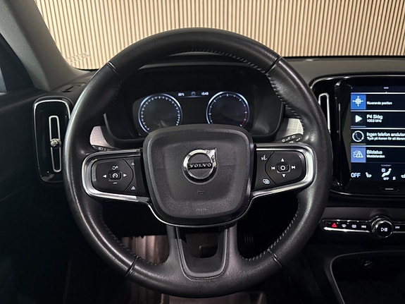 Volvo XC40 13 of 26