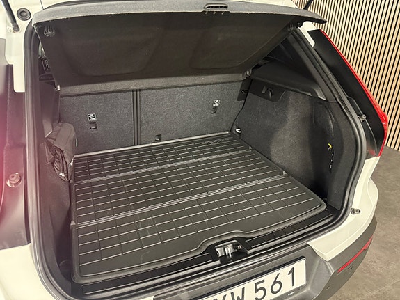 Volvo XC40 16 of 26