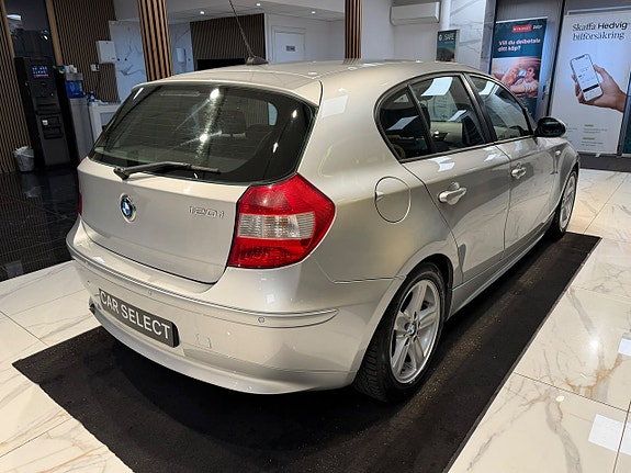 BMW 120i 6 of 21
