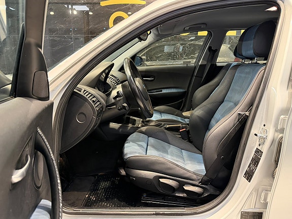 BMW 120i 12 of 21