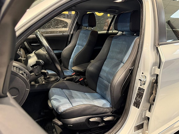 BMW 120i 13 of 21
