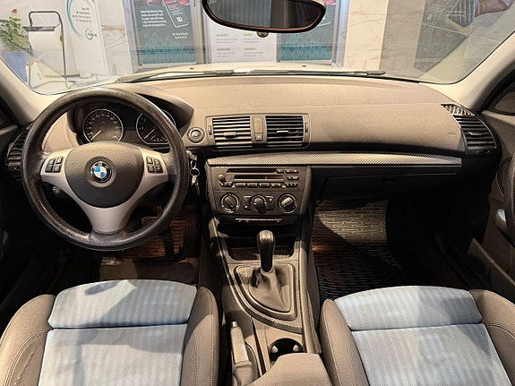 BMW 120i 9 of 21