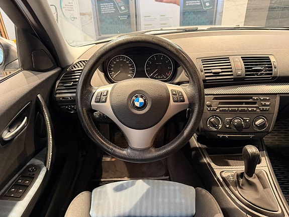 BMW 120i 10 of 21