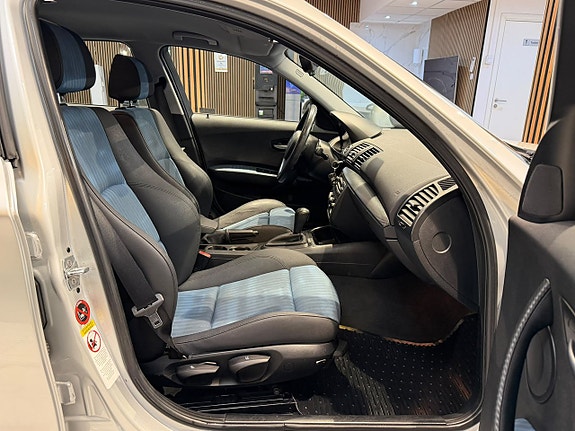 BMW 120i 16 of 21