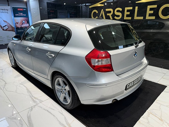 BMW 120i 3 of 21