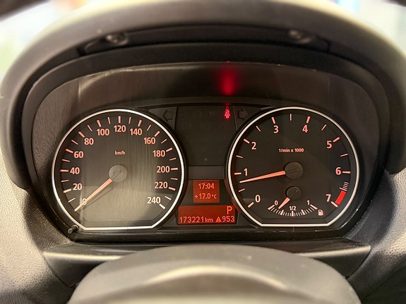 BMW 120i 11 of 21