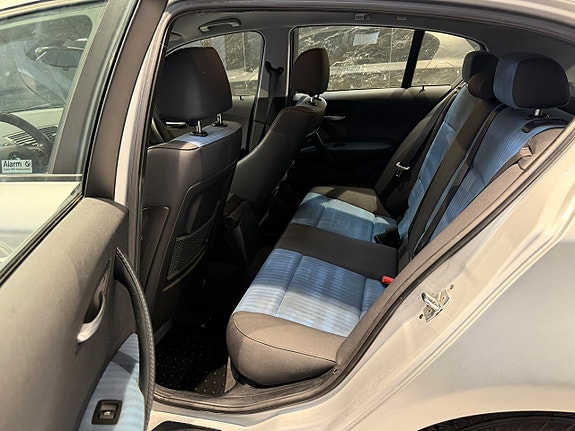 BMW 120i 14 of 21