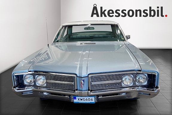 Buick Le Sabre 2 of 13