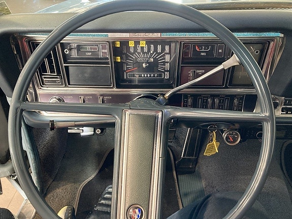 Buick Le Sabre 8 of 13