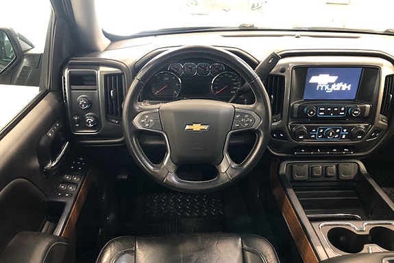 Chevrolet Silverado EV 9 of 10