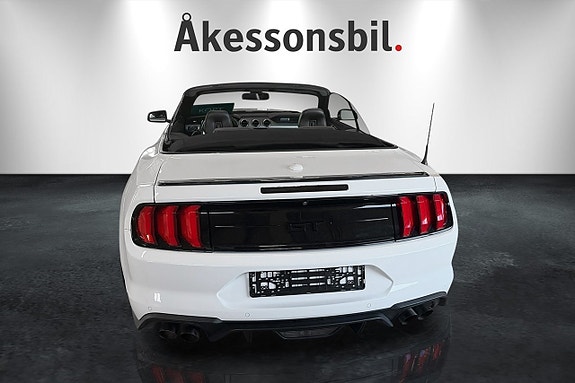 Ford Mustang 5 of 12