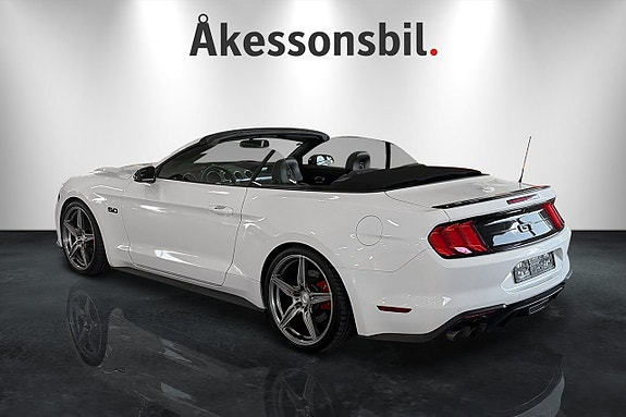 Ford Mustang 4 of 12