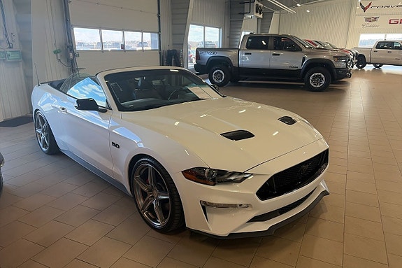 Ford Mustang 12 of 12