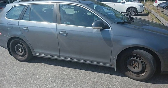 Volkswagen Golf V 7 of 12