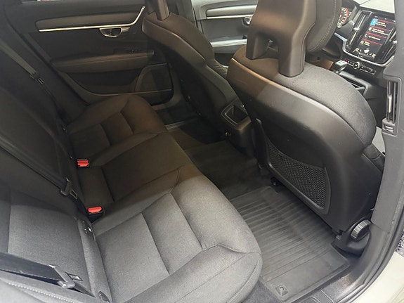 Volvo V90 10 of 16