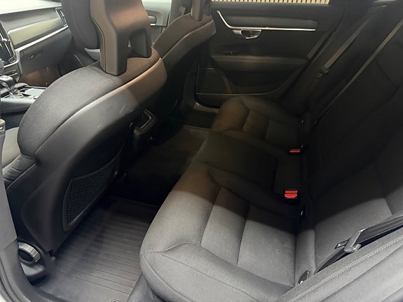 Volvo V90 8 of 16