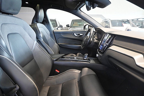 Volvo XC60 11 of 30