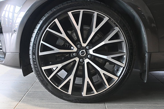 Volvo XC60 6 of 30