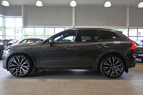 Volvo XC60 2 of 30