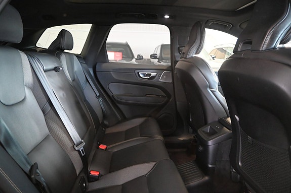 Volvo XC60 15 of 30