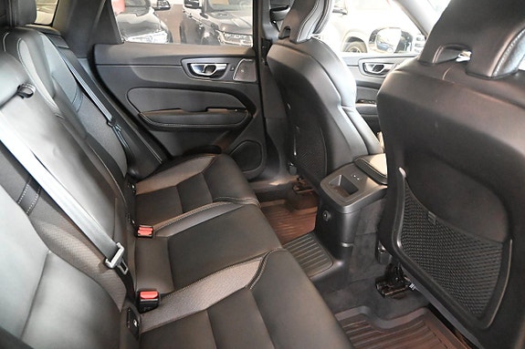 Volvo XC60 14 of 30
