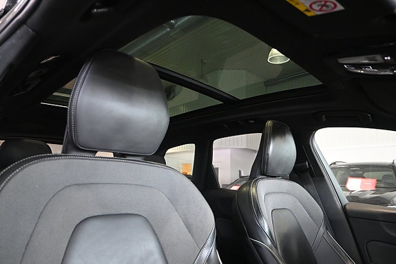 Volvo XC60 13 of 30