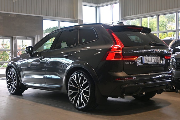 Volvo XC60 3 of 30