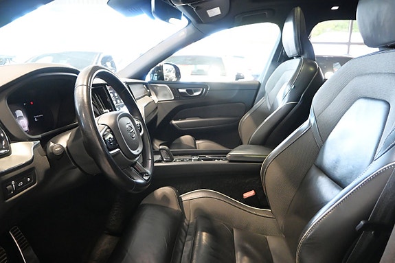 Volvo XC60 8 of 30