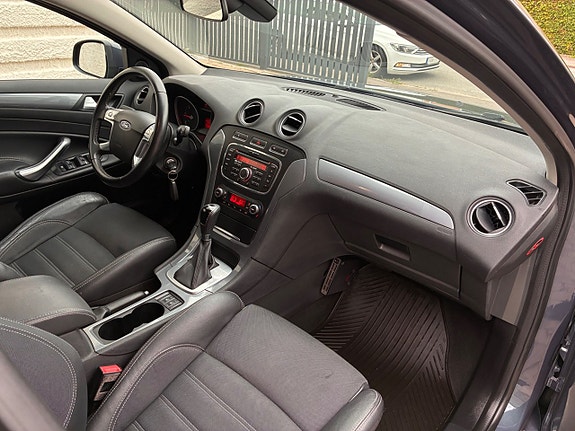 Ford Mondeo 19 of 26