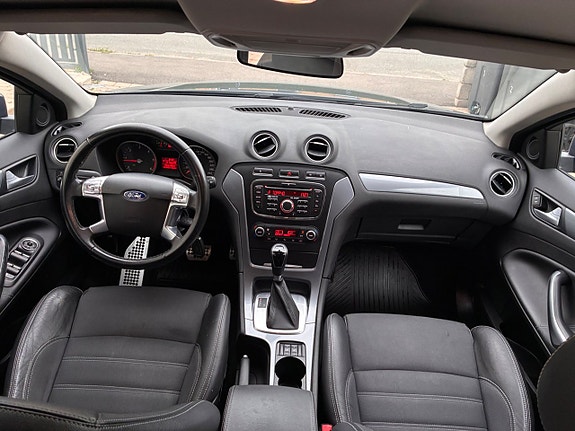 Ford Mondeo 14 of 26