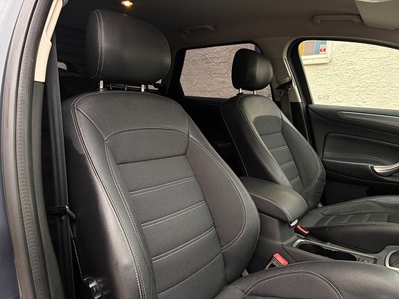Ford Mondeo 21 of 26