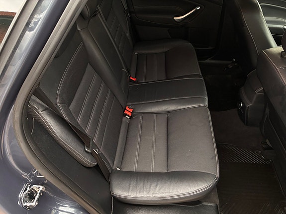 Ford Mondeo 23 of 26