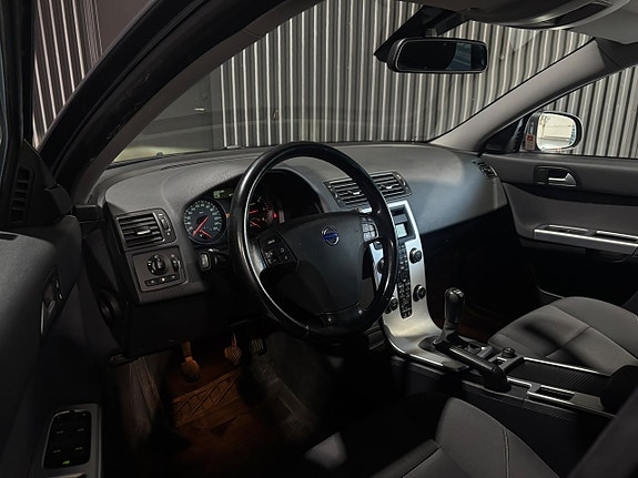 Volvo V50 12 of 17