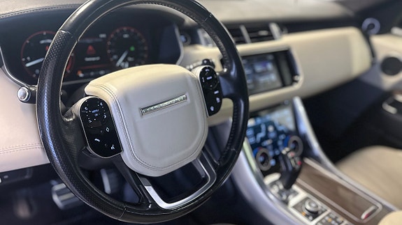 Land Rover Range Rover Sport 21 of 30
