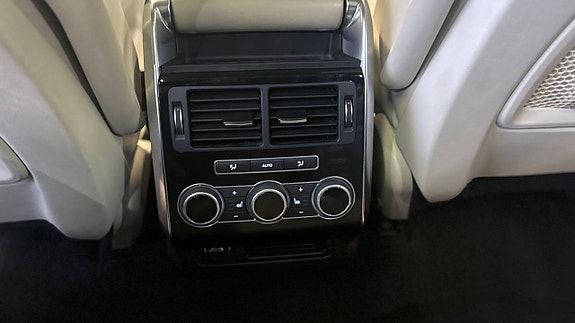 Land Rover Range Rover Sport 24 of 30