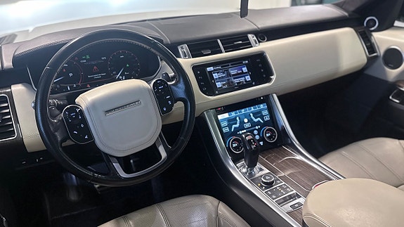 Land Rover Range Rover Sport 22 of 30