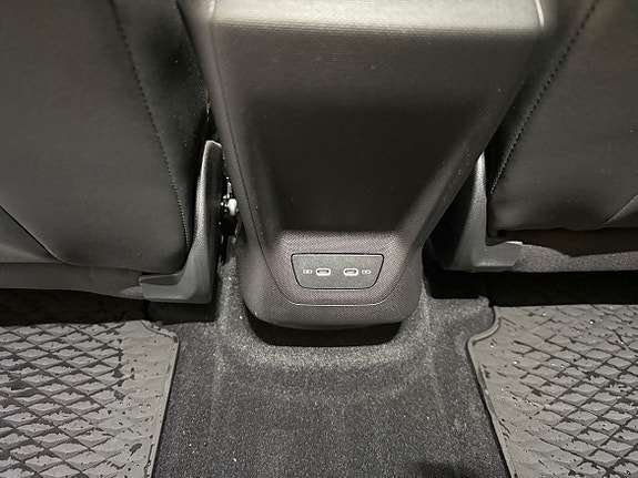 Cupra Born 21 of 22