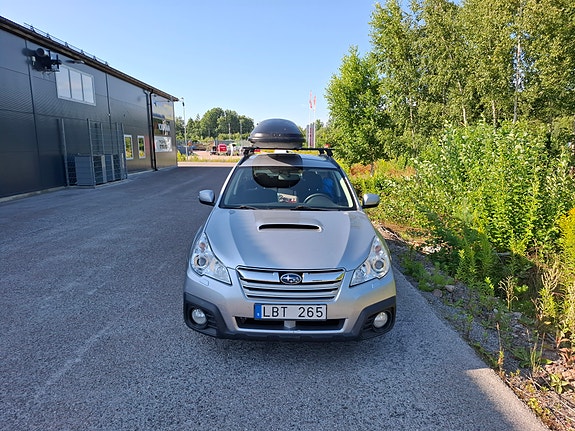 Subaru Outback 2 of 19