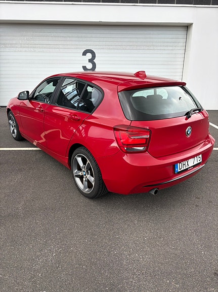 BMW 118d 4 of 9