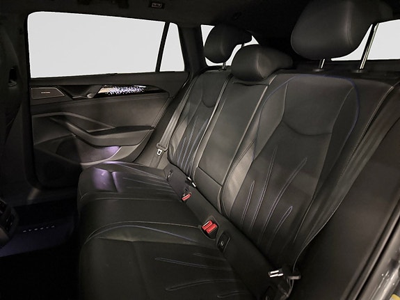 Volkswagen Passat 15 of 25