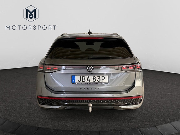 Volkswagen Passat 5 of 25