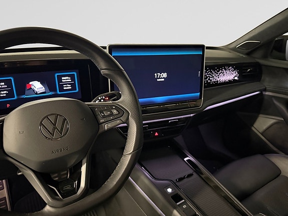 Volkswagen Passat 12 of 25