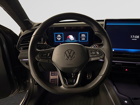 Volkswagen Passat 13 of 25