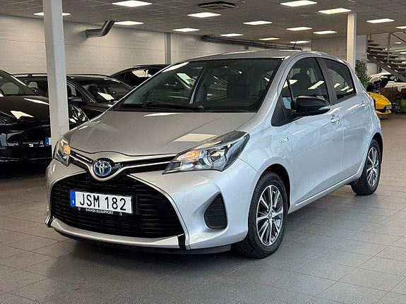 Toyota Yaris 5 of 16