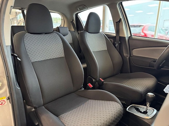 Toyota Yaris 11 of 16