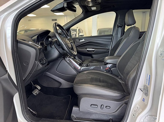 Ford Kuga 8 of 28