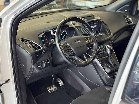 Ford Kuga 9 of 28