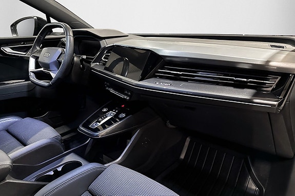 Audi Q4 e-tron 10 of 24