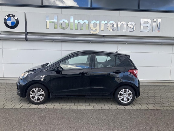 Hyundai i10 2 of 3